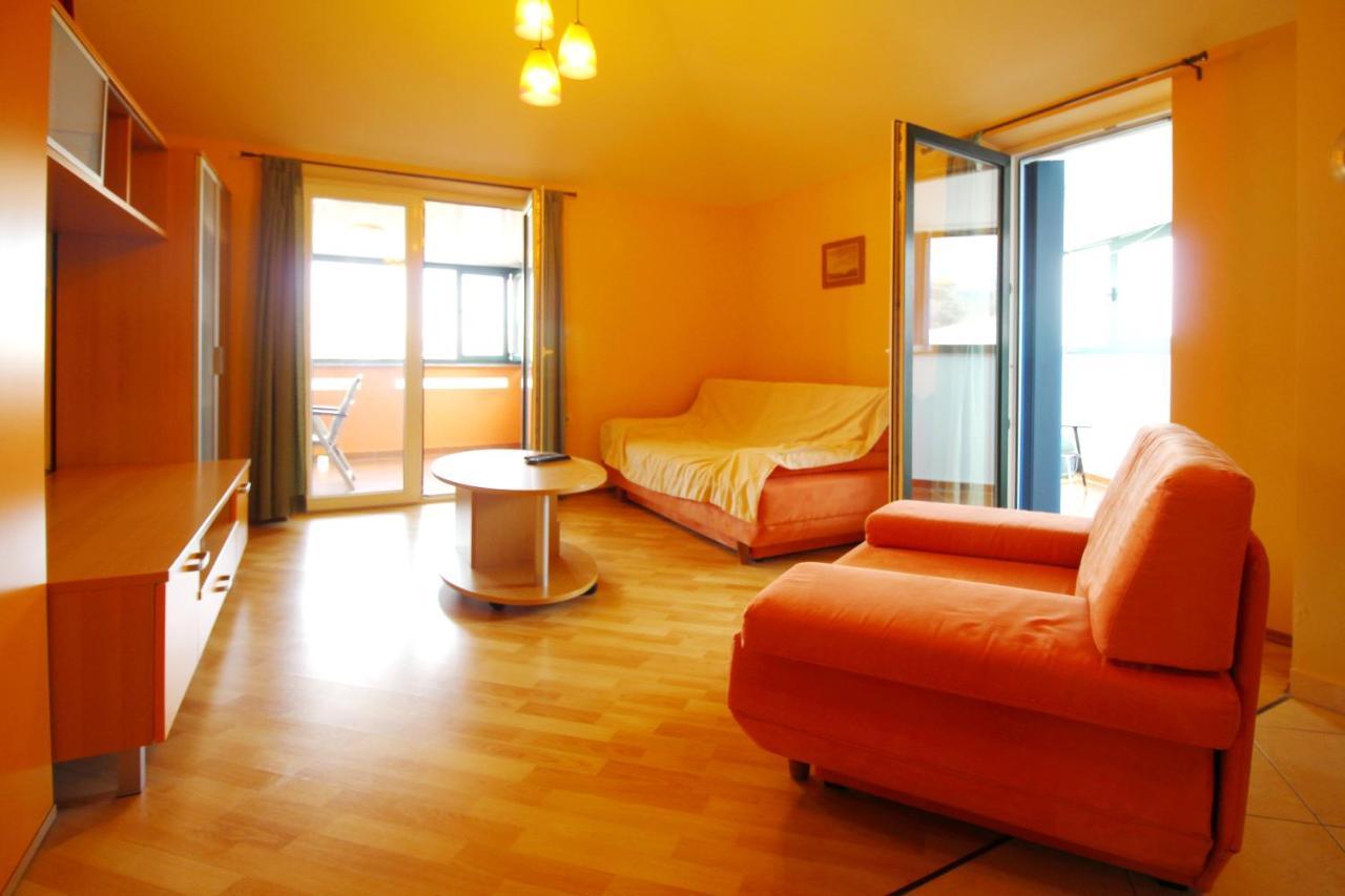 Apartments Pintar Zarok Башка Екстер'єр фото