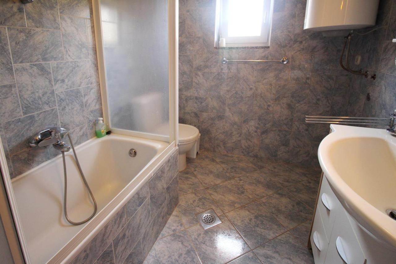 Apartments Pintar Zarok Башка Екстер'єр фото