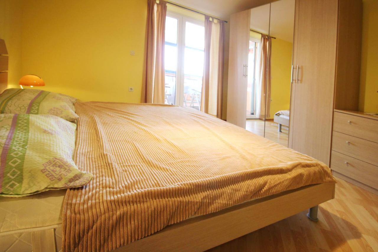 Apartments Pintar Zarok Башка Екстер'єр фото