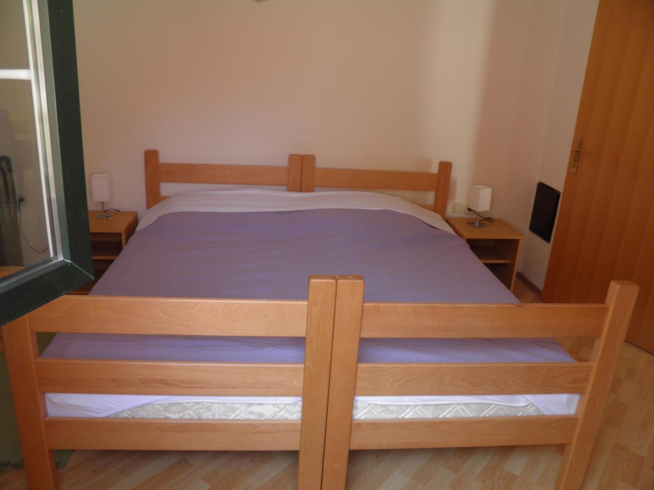 Apartments Pintar Zarok Башка Екстер'єр фото