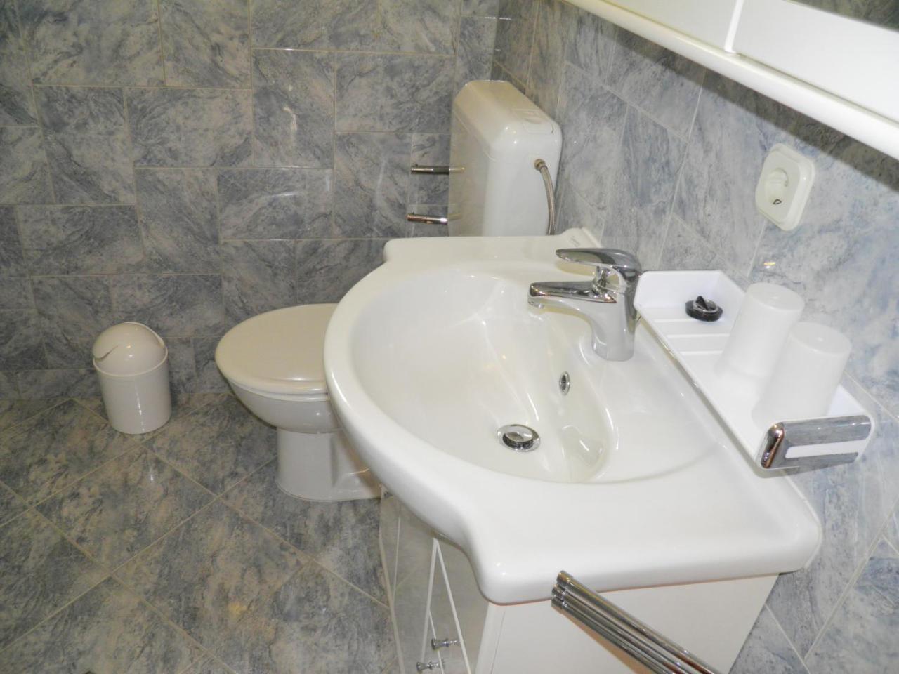 Apartments Pintar Zarok Башка Екстер'єр фото