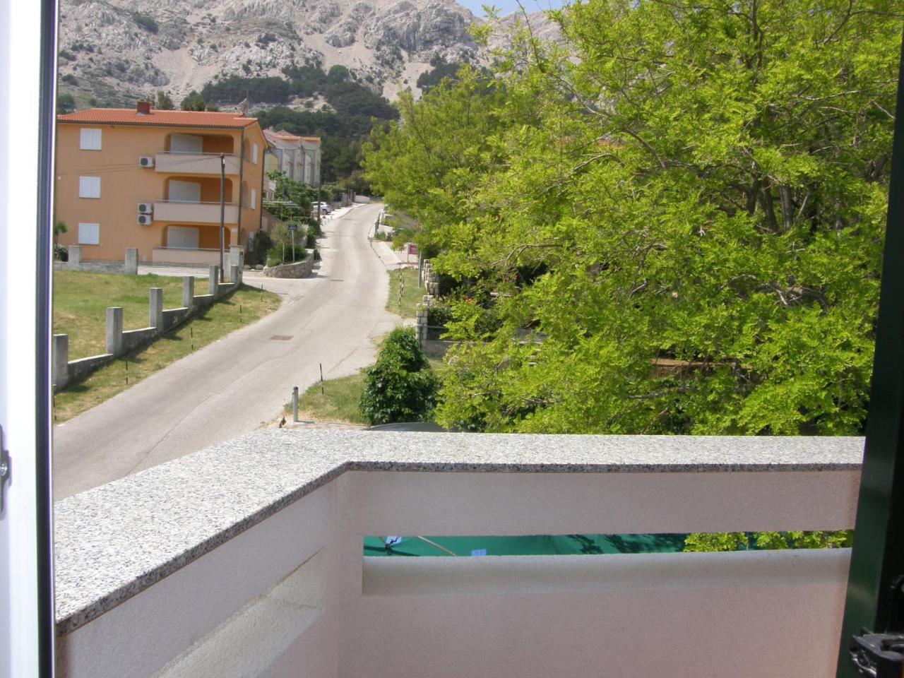 Apartments Pintar Zarok Башка Екстер'єр фото